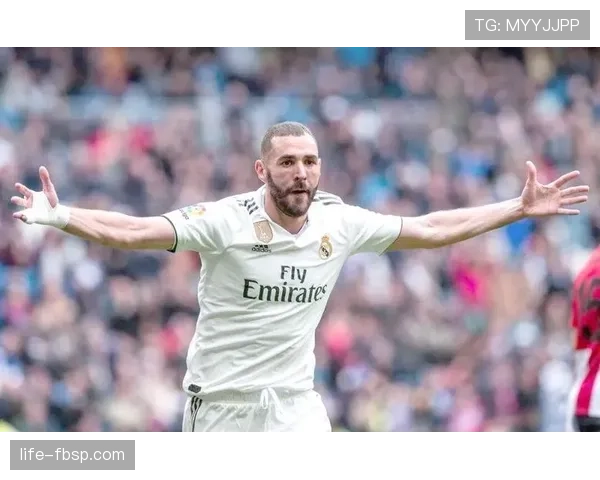 本泽马：被低估的十年如何成就世界第一中锋