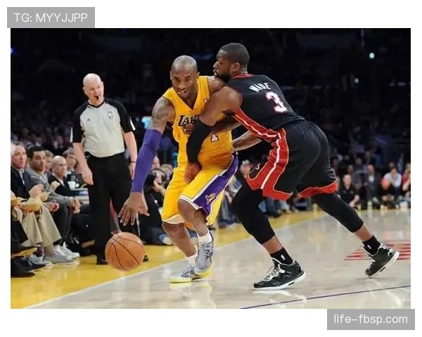 科比关键时刻突破得分效率提升引领球队胜利